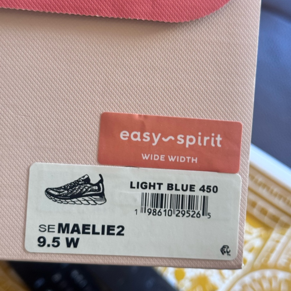 BRANT NEW -Easy Spirit Shoes Size 9.5 NWT